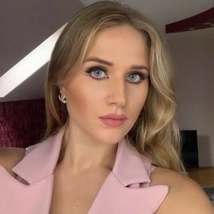 Meet your Posher, Bianca